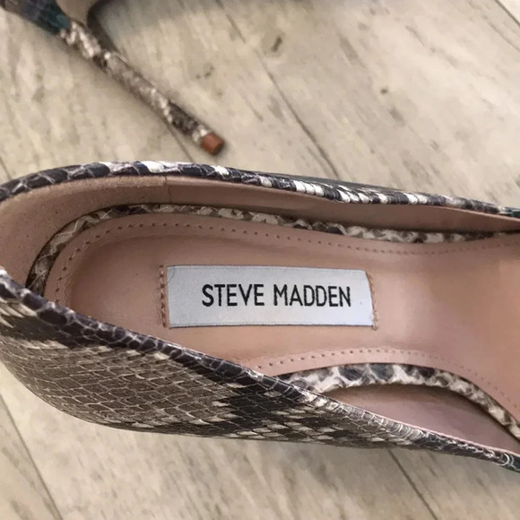 Steve Madden Vala Natural Blue/Snake Pointed Pumps Size 8 - Picture 9 of 10